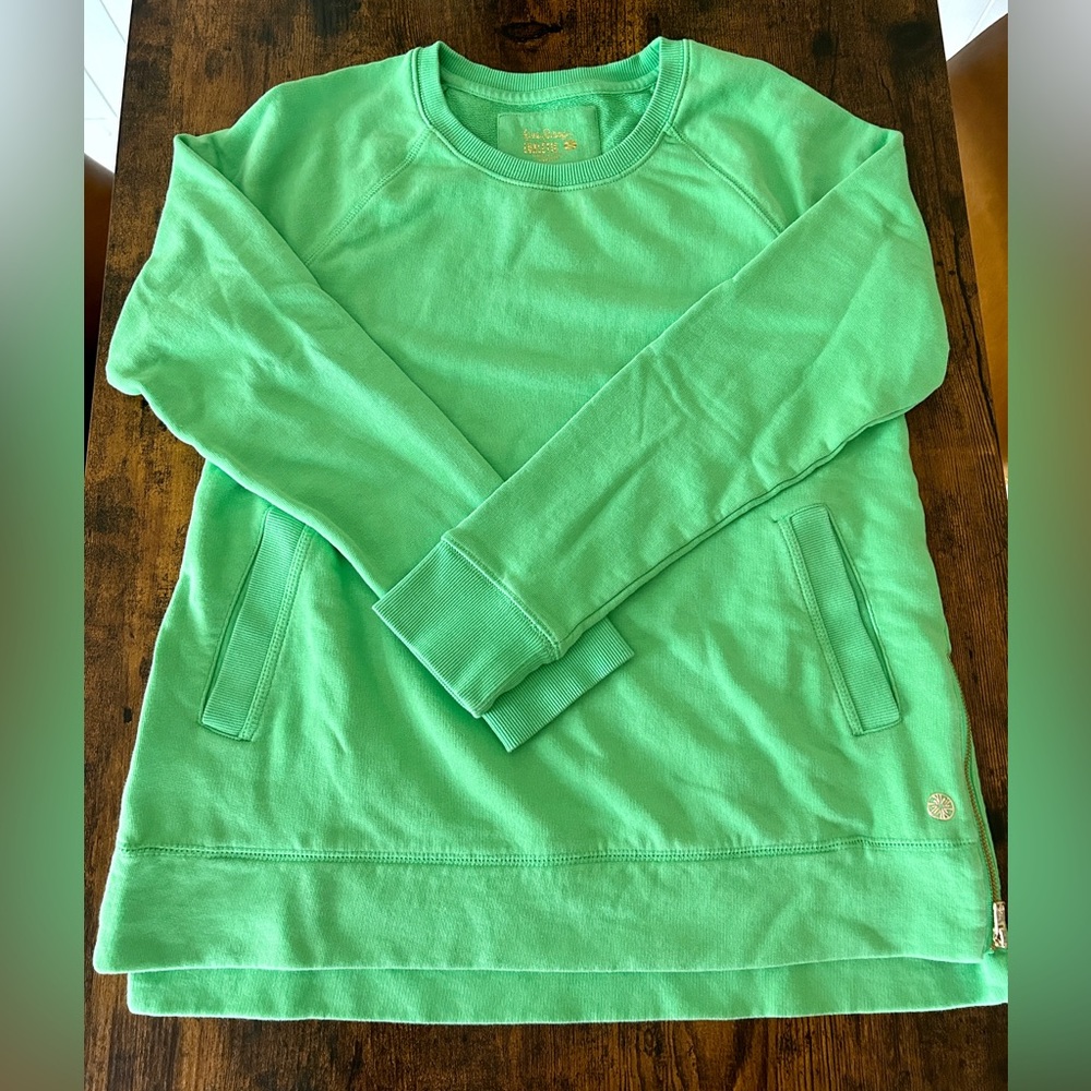 ⭐️SOLD⭐️Lilly Pulitzer Luxletic Beachcomber Pullover